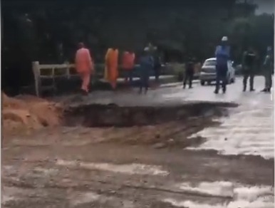 O local foi interditado e dificultou o trajeto de quem vai de Prazeres a Jaboatão Centro por Muribeca
