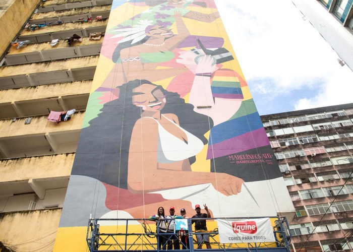 Interven&ccedil;&atilde;o art&iacute;stica acaba de ser conclu&iacute;da e presta homenagem &agrave;s manifesta&ccedil;&otilde;es culturais pernambucanas na fachada do Edif&iacute;cio Santa Apol&oacute;nia, no bairro da Boa Vista. Iniciativa foi promovida pela Prefeitura do Recife e contou com a parceria da Tintas Iquine./DIVULGA&Ccedil;&Atilde;O