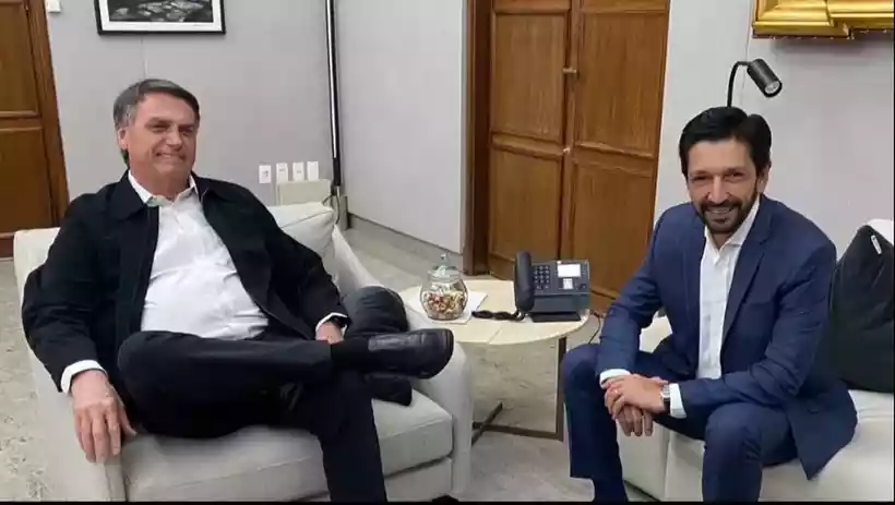 Bolsonaro se reunia com o prefeito de São Paulo, Ricardo Nunes (MDB), quando foi questionado por jornalistas/Divulgação/PL Bolsonaro se reunia com o prefeito de São Paulo, Ricardo Nunes (MDB), quando foi questionado por jornalistas/Divulgação/PL
