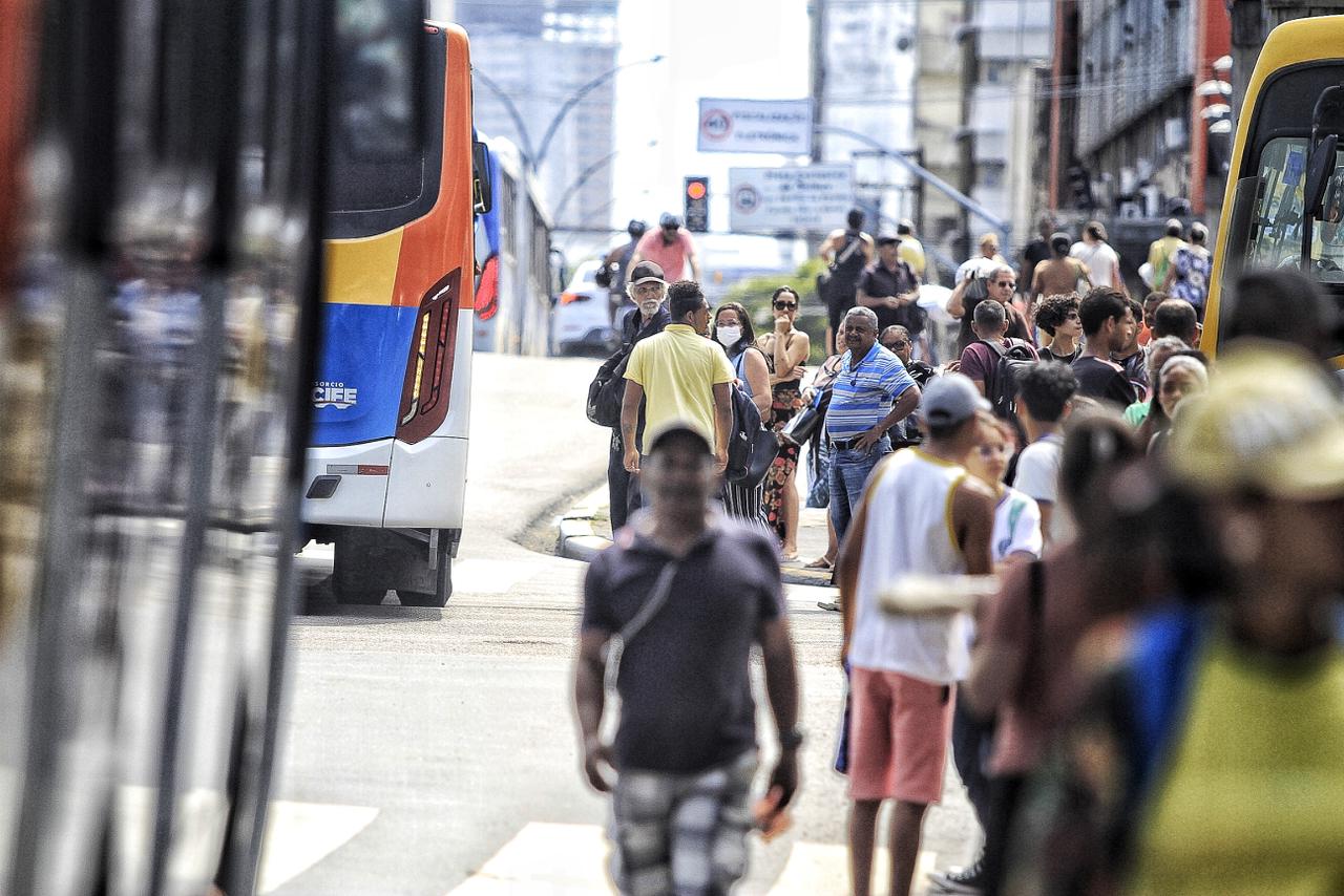 Os rodovi&aacute;rios pedem por explica&ccedil;&otilde;es sobre o desconto dos dois dias referentes a greve que ocorreu em julho/Romulo Chico/ESP DP