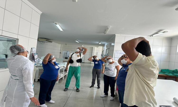 A gin&aacute;stica laboral pode melhorar o sistema card&iacute;aco, respirat&oacute;rio e esquel&eacute;tico, pode reduzir a sensa&ccedil;&atilde;o de fadiga e esgotamento ao fim do dia/Foto: Divulga&ccedil;&atilde;o