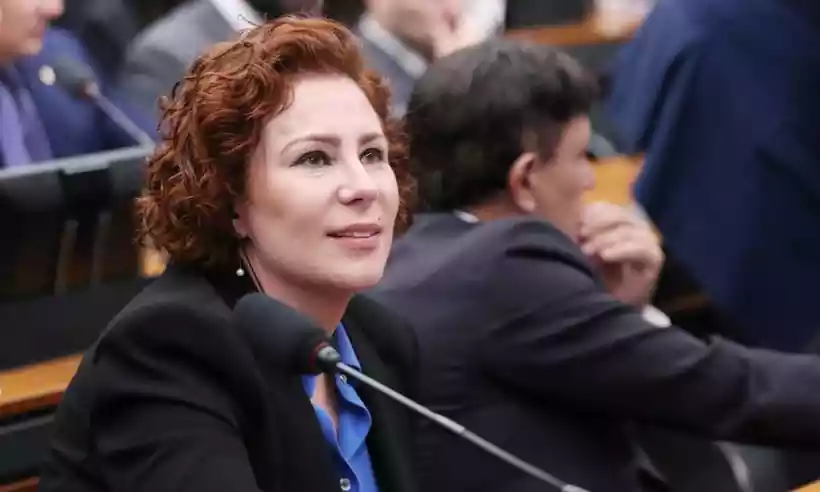 Carla Zambelli teve os sigilos quebrados na CPMI por envolvimento com o hacker Walter Delgatti Neto/foto: Reprodução/Câmara dos Deputados Carla Zambelli teve os sigilos quebrados na CPMI por envolvimento com o hacker Walter Delgatti Neto/foto: Reprodução/Câmara dos Deputados