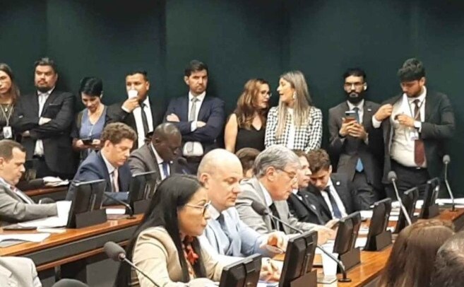 Deputados bolsonaristas lotaram Conselho de Ética e pressionaram pelo arquivamento dos casos de Nikolas e Zambelli/foto: Evandro Éboli/CB