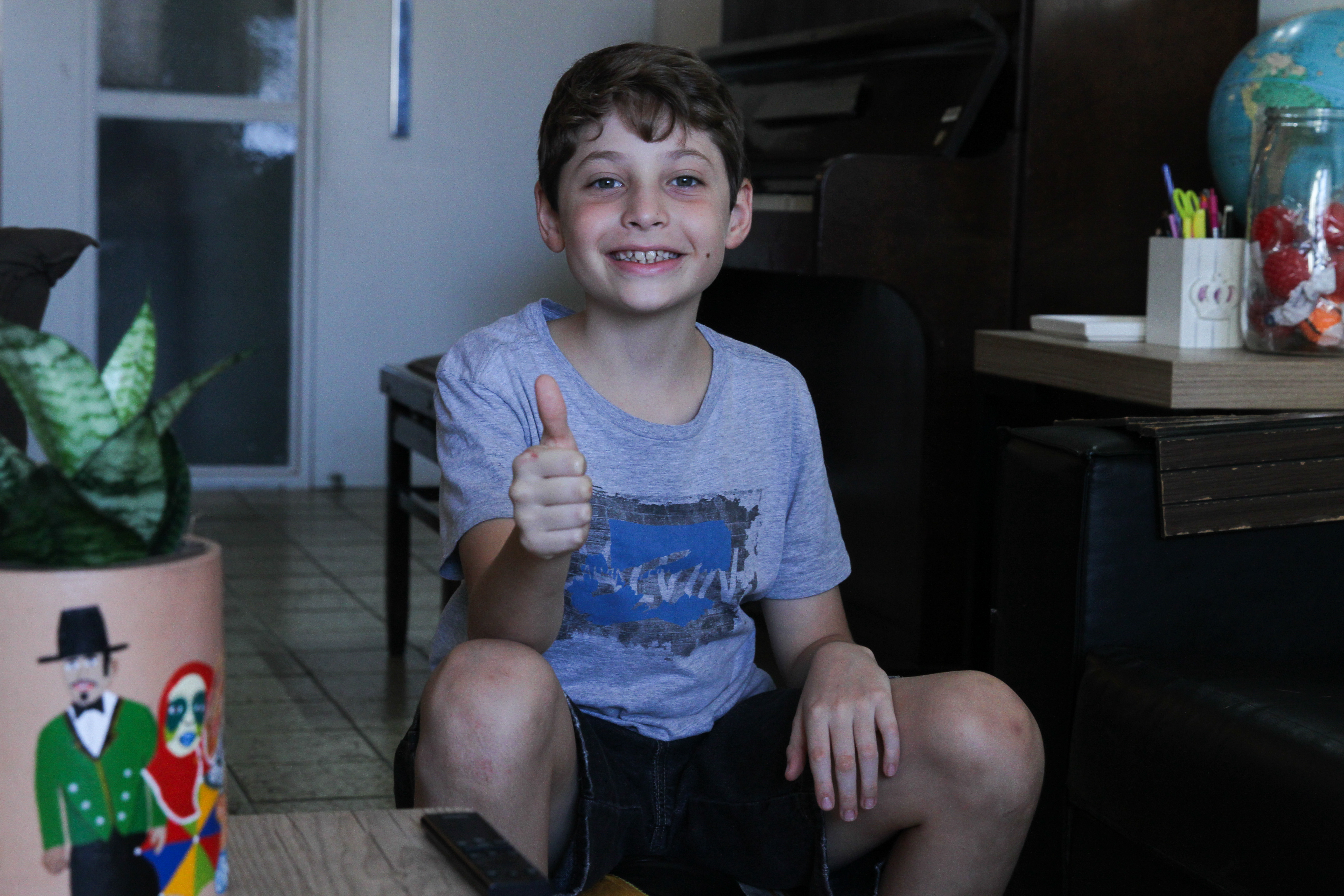 Adriano, de 8 anos, foi diagnosticado com o transtorno e já passou por cenários delicados na escola em que estuda/Foto: Sandy James/DP Adriano, de 8 anos, foi diagnosticado com o transtorno e já passou por cenários delicados na escola em que estuda/Foto: Sandy James/DP