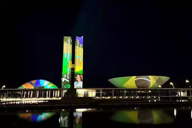 Projeções no Congresso Nacional na noite de ontem deram início às comemorações da Semana da Independência/foto: Secom/Divulgação Projeções no Congresso Nacional na noite de ontem deram início às comemorações da Semana da Independência/foto: Secom/Divulgação