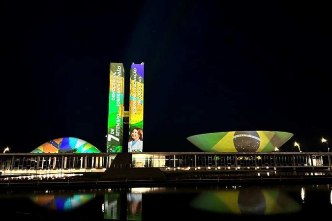 Projeção de imagens feita pelo governo no prédio do Congresso/foto: Secom/Presidência Projeção de imagens feita pelo governo no prédio do Congresso/foto: Secom/Presidência