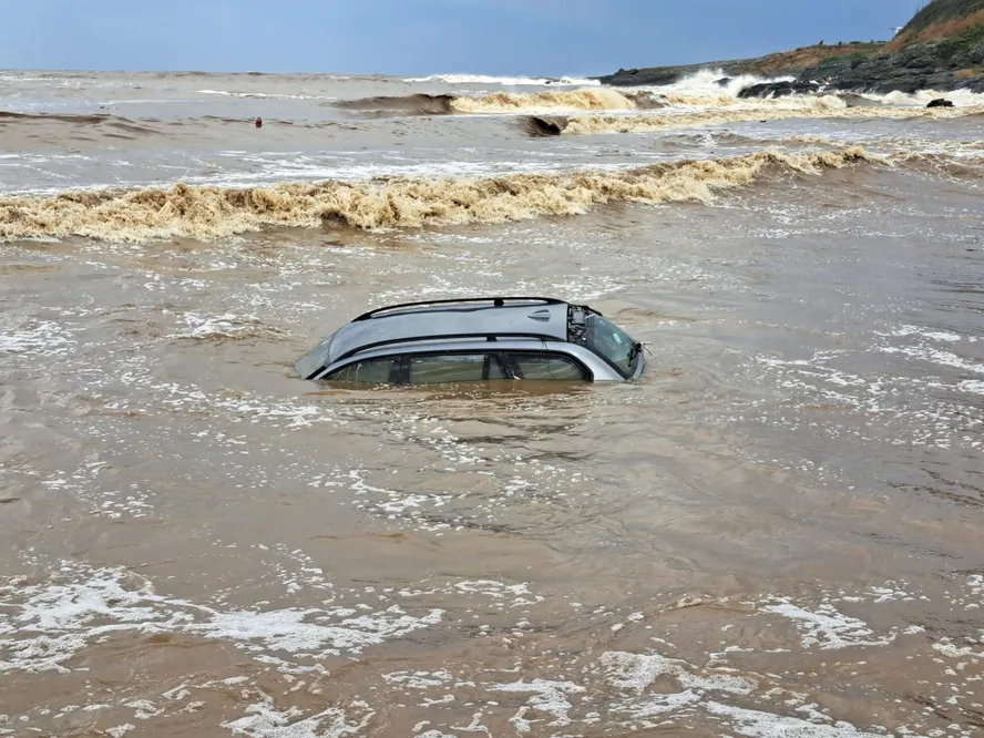 Na Bulgária, as tempestades já mataram pelo menos duas pessoas e três são dadas como desaparecidas/Foto: Yordan Zhekov/AFP Na Bulgária, as tempestades já mataram pelo menos duas pessoas e três são dadas como desaparecidas/Foto: Yordan Zhekov/AFP
