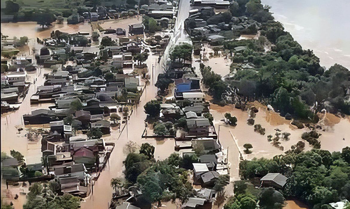 Uso de drones auxiliam nas buscas/foto: Marinha do Brasil/RS Uso de drones auxiliam nas buscas/foto: Marinha do Brasil/RS