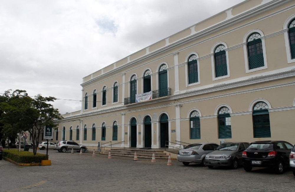 Santa Casa de Misericórdia do Recife atende crianças, idosos e pacientes do SUS
