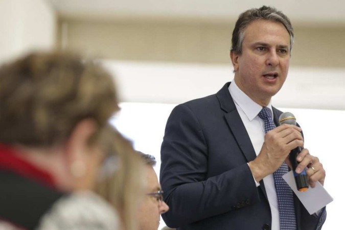 Para o ministro Camilo Santana, os alunos precisam também responder na Justiça pelos gestos obscenos/Marcelo Camargo/Agência Brasil Para o ministro Camilo Santana, os alunos precisam também responder na Justiça pelos gestos obscenos/Marcelo Camargo/Agência Brasil