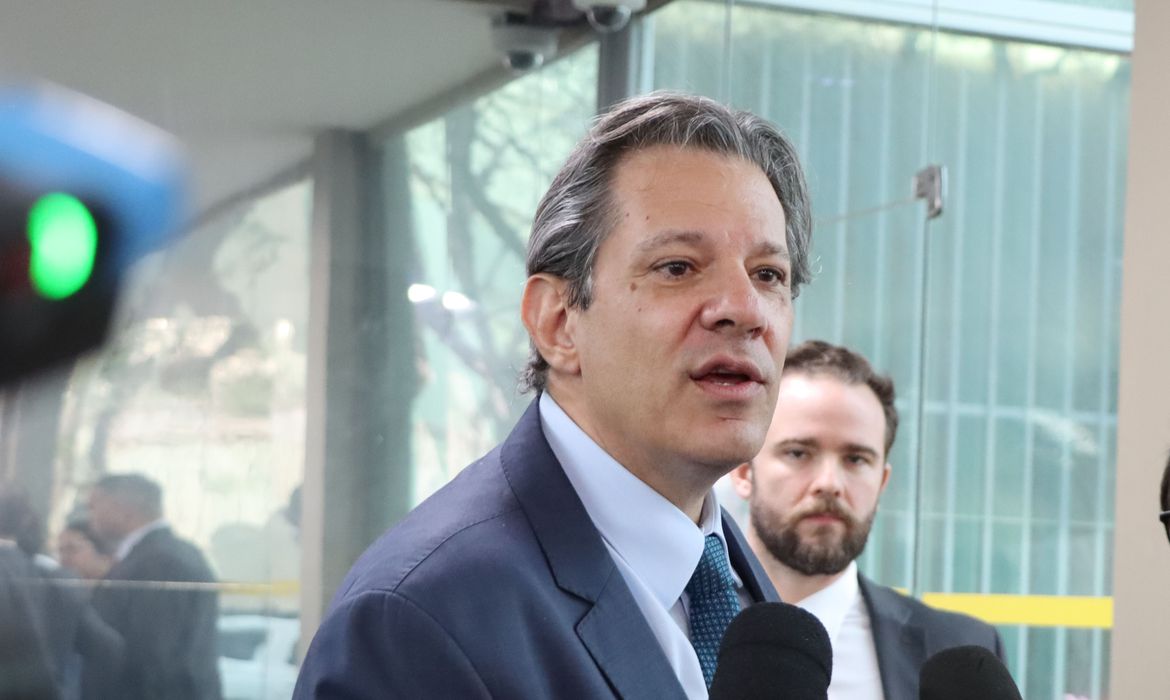 Copom advertiu que uma eventual mudança da meta fiscal para o próximo ano teria impacto sobre a política de juros/Valter Campanato/Agência Brasil Copom advertiu que uma eventual mudança da meta fiscal para o próximo ano teria impacto sobre a política de juros/Valter Campanato/Agência Brasil