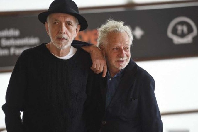 "Atiraram no Pianista", dirigido pelo espanhol Fernando Trueba (de chapéu) e com desenhos de Javier Mariscal, narra a investigação de um jornalista americano sobre Francisco Tenório Junior, um exímio pianista do samba-jazz que desapareceu em Buenos Aires/Foto: ANDER GILLENEA / AFP "Atiraram no Pianista", dirigido pelo espanhol Fernando Trueba (de chapéu) e com desenhos de Javier Mariscal, narra a investigação de um jornalista americano sobre Francisco Tenório Junior, um exímio pianista do samba-jazz que desapareceu em Buenos Aires/Foto: ANDER GILLENEA / AFP