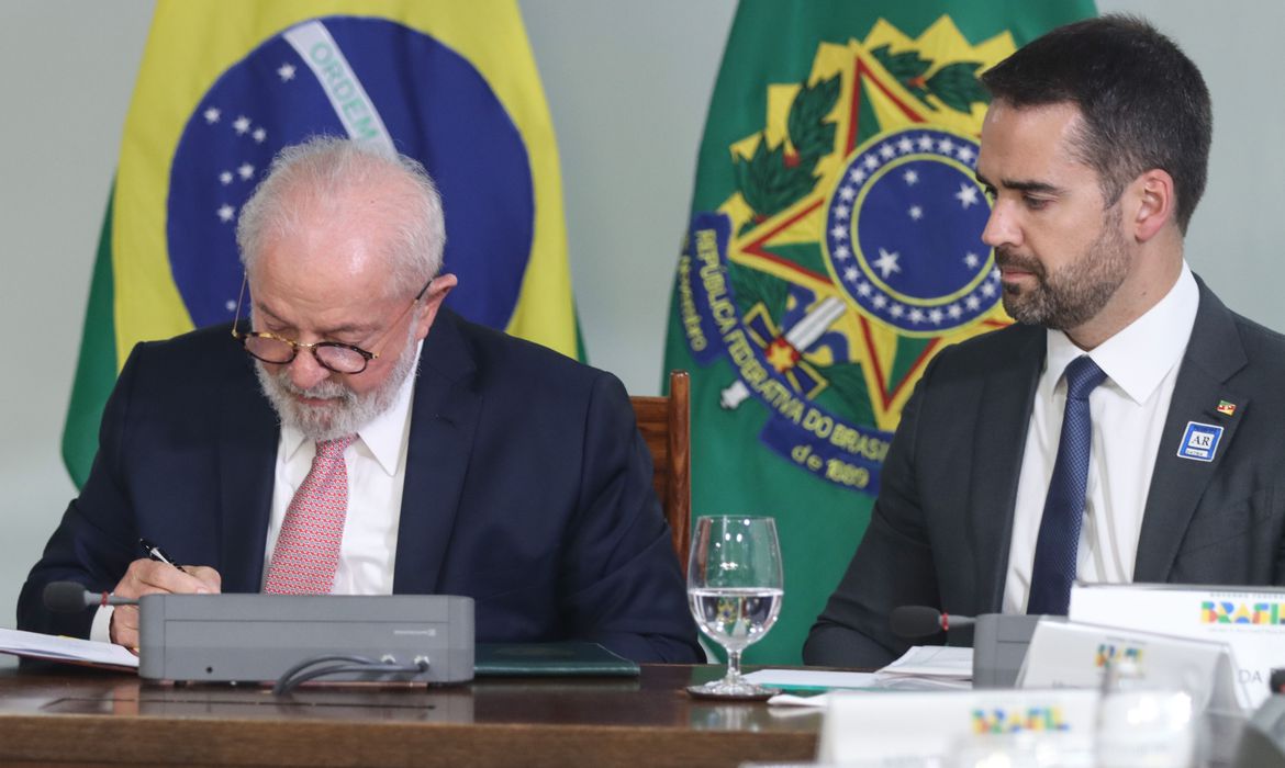 Governador alerta que previsão é de chuvas intensas nos próximos meses/foto: Valter Campanato/Agência Brasil Governador alerta que previsão é de chuvas intensas nos próximos meses/foto: Valter Campanato/Agência Brasil