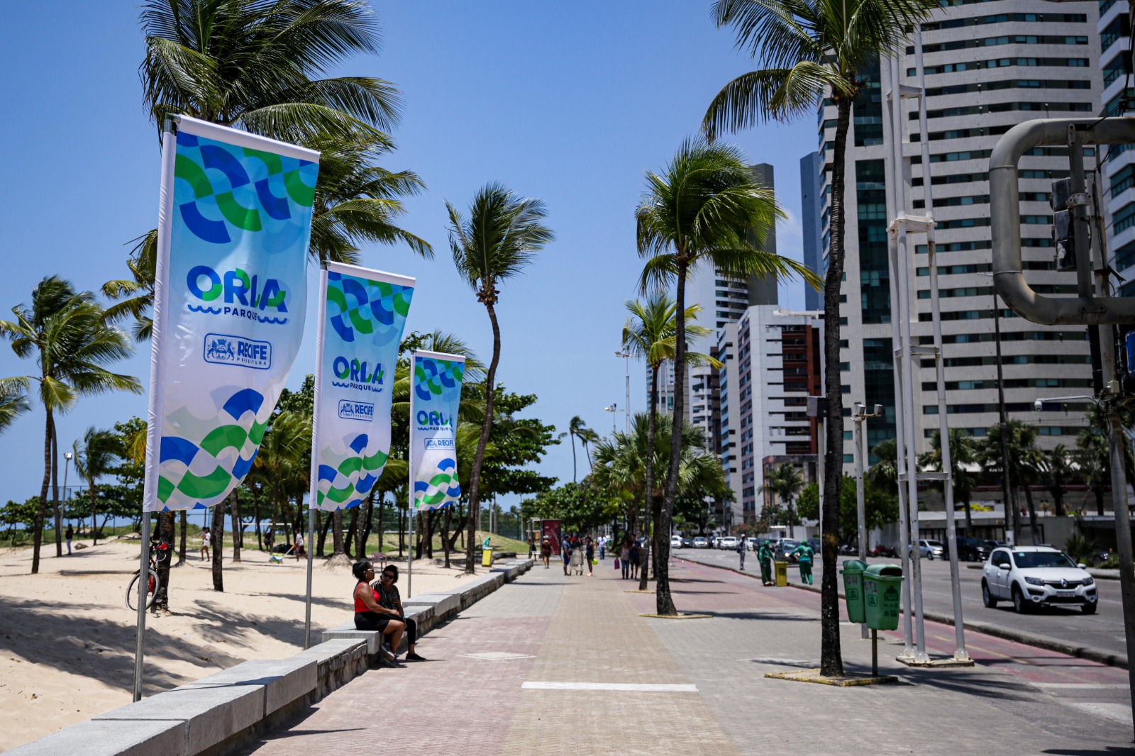 Comerciantes e banhistas estão esperançosos obras tornem a orla um local seguro e acessível para todos/foto: Rafael Vieira/DP Comerciantes e banhistas estão esperançosos obras tornem a orla um local seguro e acessível para todos/foto: Rafael Vieira/DP