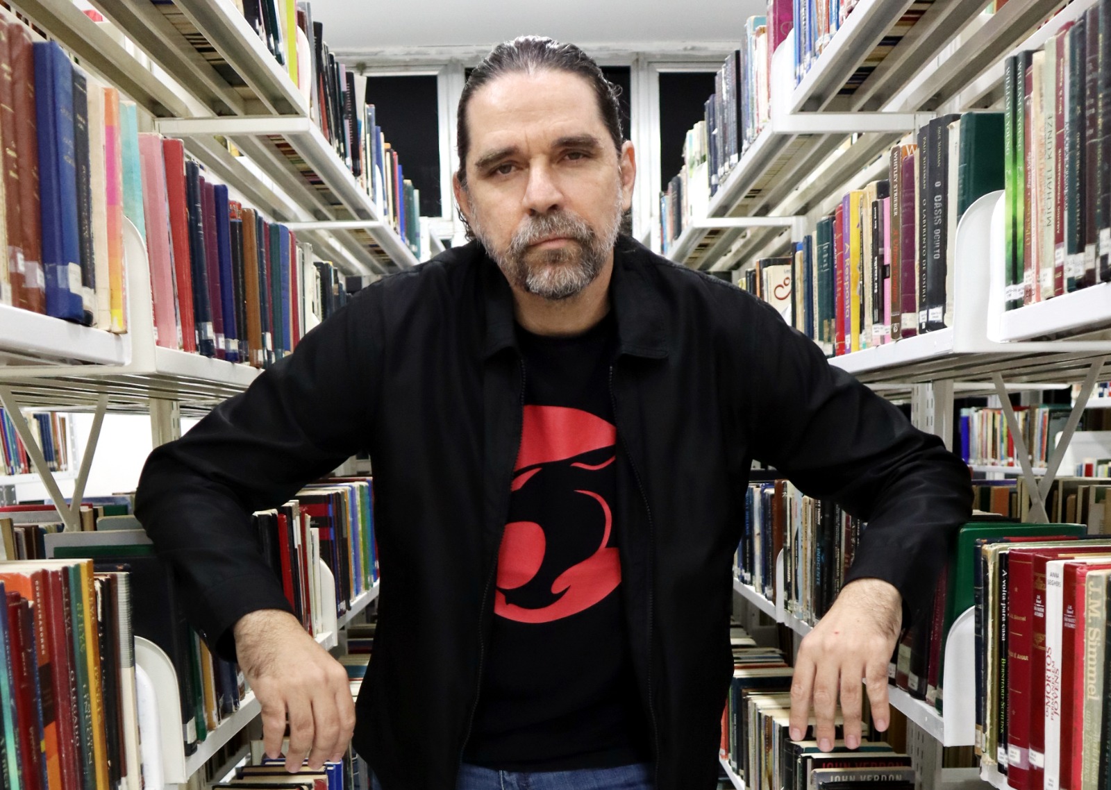 Sidney Nicéas lançará, no próximo domingo (8), às 17h, o livro %u201CTodos os Amores de Lourdes%u201D/Divulgação
