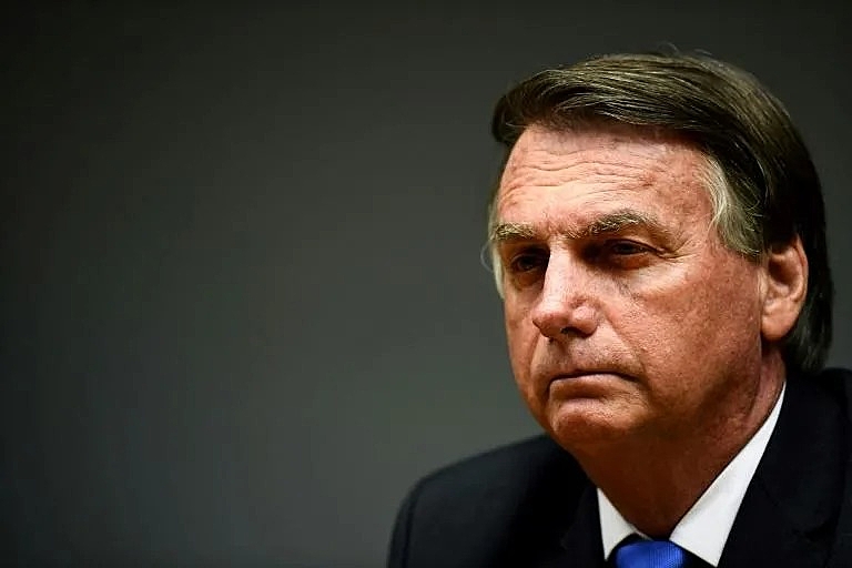 Bolsonaro sancionou em 2022 duas leis que reduziram arrecadação dos estados e do DF/foto: Evaristo Sá/AFP Bolsonaro sancionou em 2022 duas leis que reduziram arrecadação dos estados e do DF/foto: Evaristo Sá/AFP