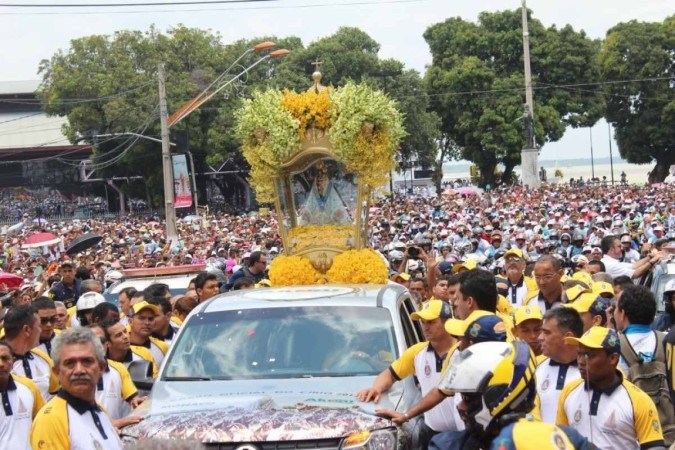 A corda de 800m que protege a imagem peregrina de Nossa Senhora de Nazar&eacute; durante a prociss&atilde;o foi produzida pela primeira vez no Par&aacute; e utilizou mais de uma tonelada de fibra feita com malva amaz&ocirc;nica, cultivada por agricultores de mais de 20 munic&iacute;pios do estado/foto: Aline Andrade/Ascom Bas&iacute;lica de Nazar&eacute;