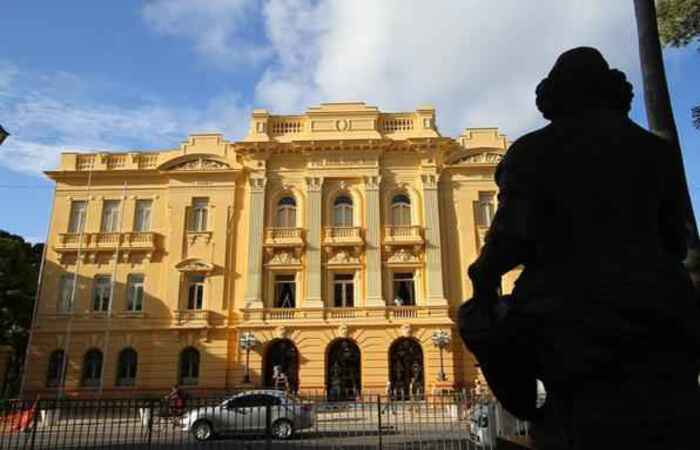 Palácio do Campo das Princesas é a sede do governo de Pernambuco
