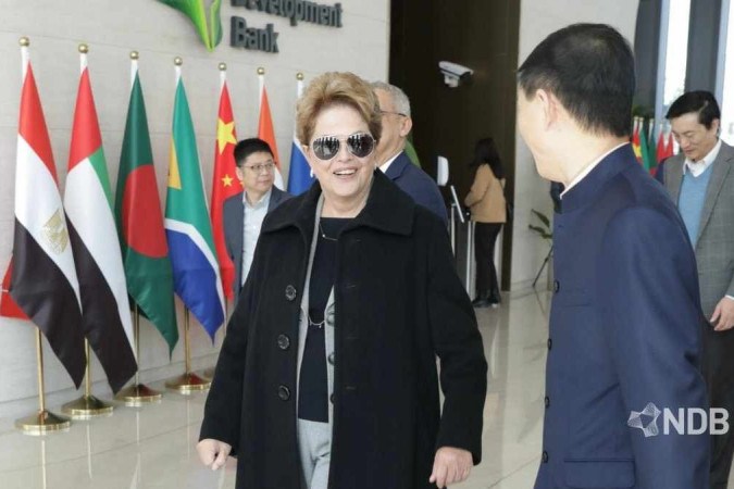 A presidente do banco do Brics, Dilma Rousseff, aprovou o empréstimo de US$ 1 bilhão ao Brasil nesta quinta-feira (12/10)/Foto: Divulgação/NDB A presidente do banco do Brics, Dilma Rousseff, aprovou o empréstimo de US$ 1 bilhão ao Brasil nesta quinta-feira (12/10)/Foto: Divulgação/NDB