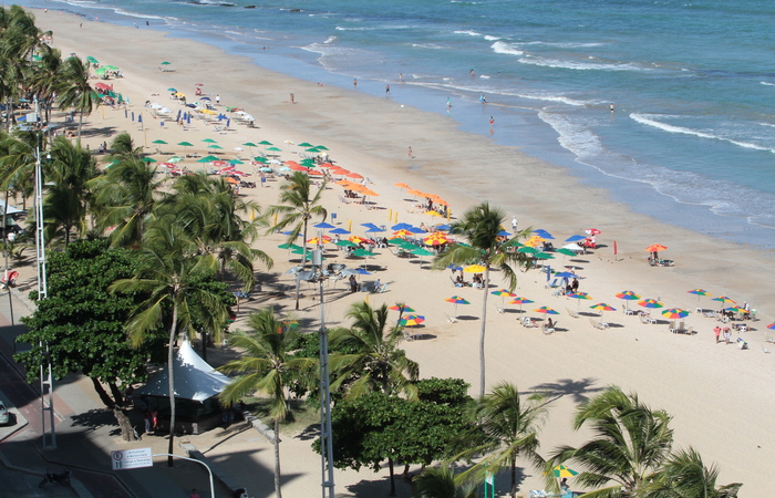 Para aproveitar o feriado, muitas pessoas se planejam para viajar ou como de costume apostam nas praias, como principal destino de descanso e diversão/Foto: Arquivo DP