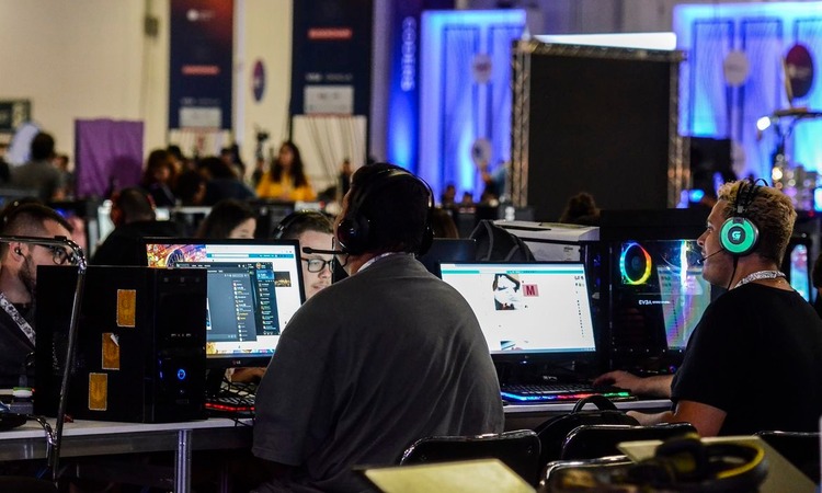 Os cursos, todos gratuitos, serão ministrados em parceria com a escola Ada Tech, especializada no ensino de programação e tecnologia/Foto: Arquivo/DP Os cursos, todos gratuitos, serão ministrados em parceria com a escola Ada Tech, especializada no ensino de programação e tecnologia/Foto: Arquivo/DP