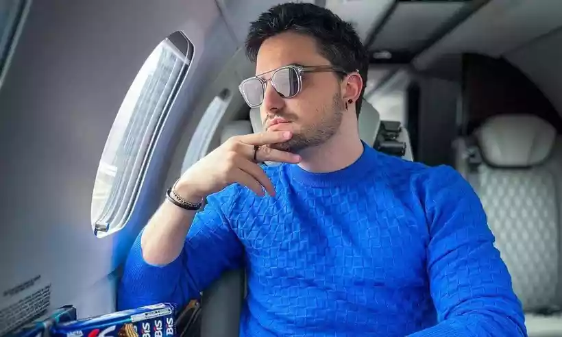 Felipe Neto comemorou a parceria com a marca Bis/foto: Reprodução/Instagram