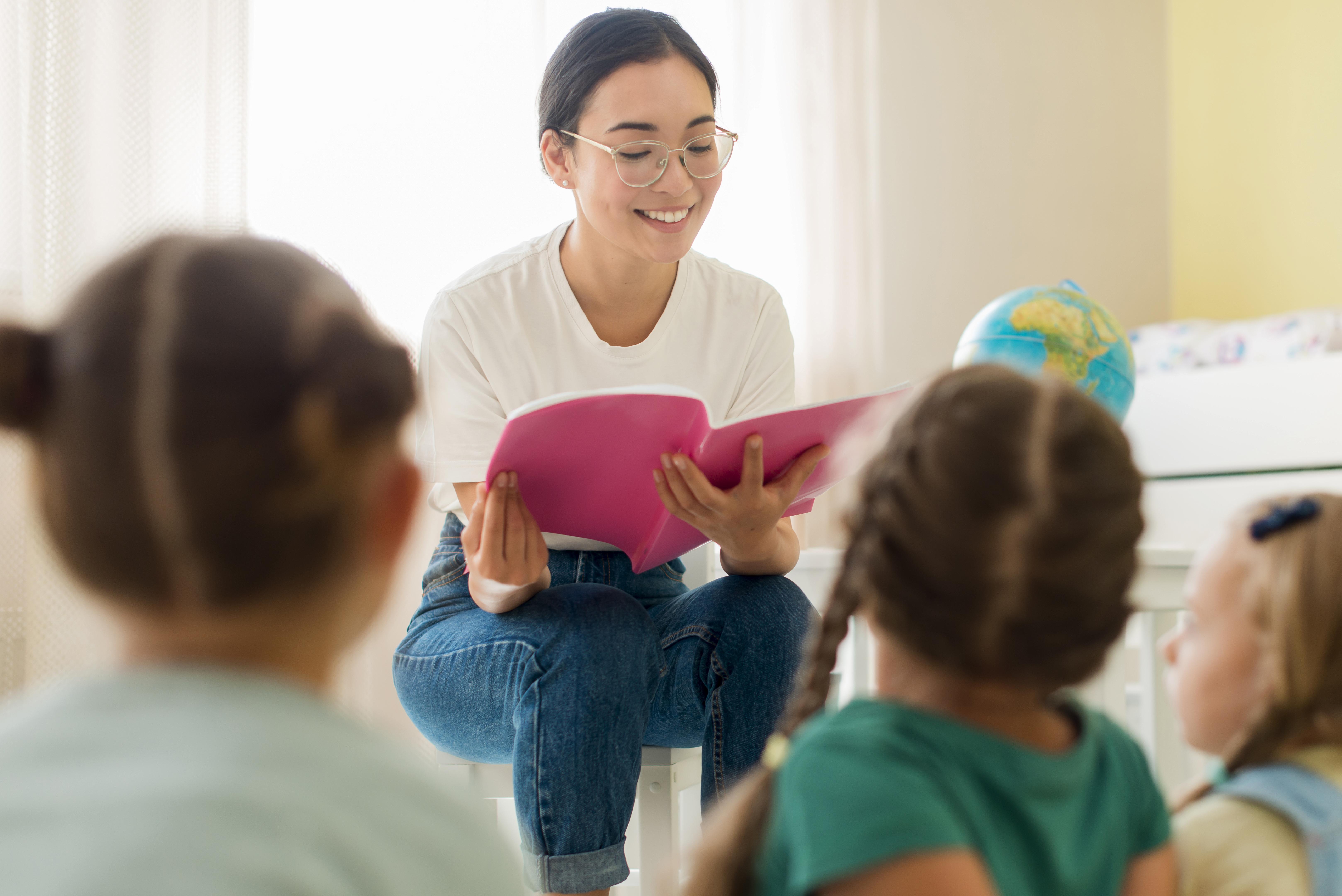 Confira as melhores mensagens para o Dia dos Professores/Freepik Confira as melhores mensagens para o Dia dos Professores/Freepik