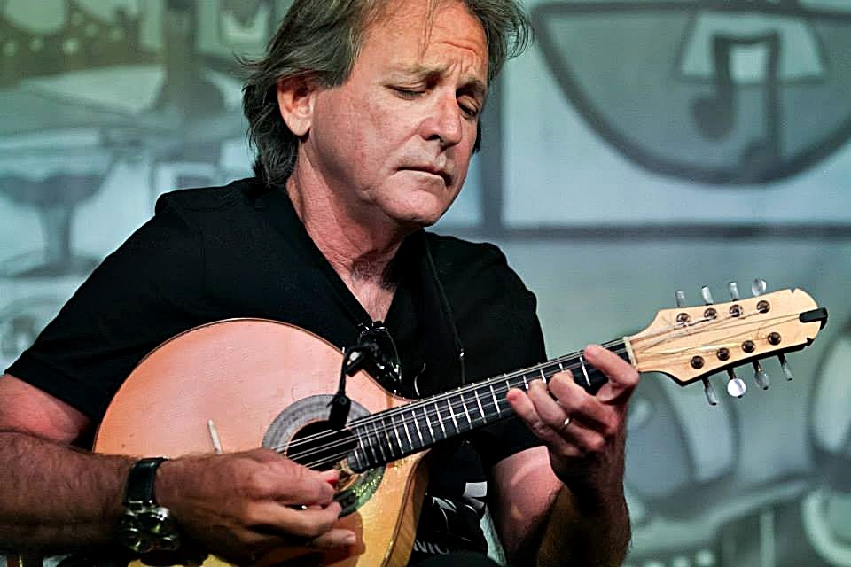 Betto do Bandolim está entre os artista que realizarão uma tradicional roda de choro, que encerra a solenidade a partir das 19h/Crédito: Divulgação. Betto do Bandolim está entre os artista que realizarão uma tradicional roda de choro, que encerra a solenidade a partir das 19h/Crédito: Divulgação.