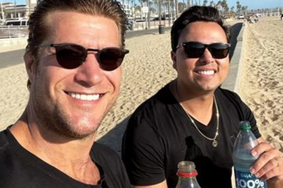 Jeffrey Chiquini revelou, em conversa com a Quem, que o ex-BBB não tem prazo definido para terminar o acompanhamento e voltar ao Brasil/foto: Instagram/Reprodução Jeffrey Chiquini revelou, em conversa com a Quem, que o ex-BBB não tem prazo definido para terminar o acompanhamento e voltar ao Brasil/foto: Instagram/Reprodução