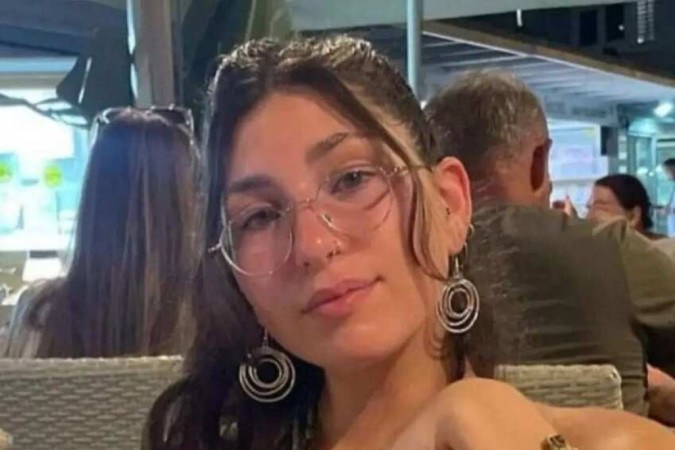 Celeste, 18 anos, estava em um kibutz, espécie de comunidade rural, próxima à Faixa de Gaza, quando desapareceu após o ataque surpresa do Hamas, em 7 de outubro/Crédito: Reprodução / Facebook