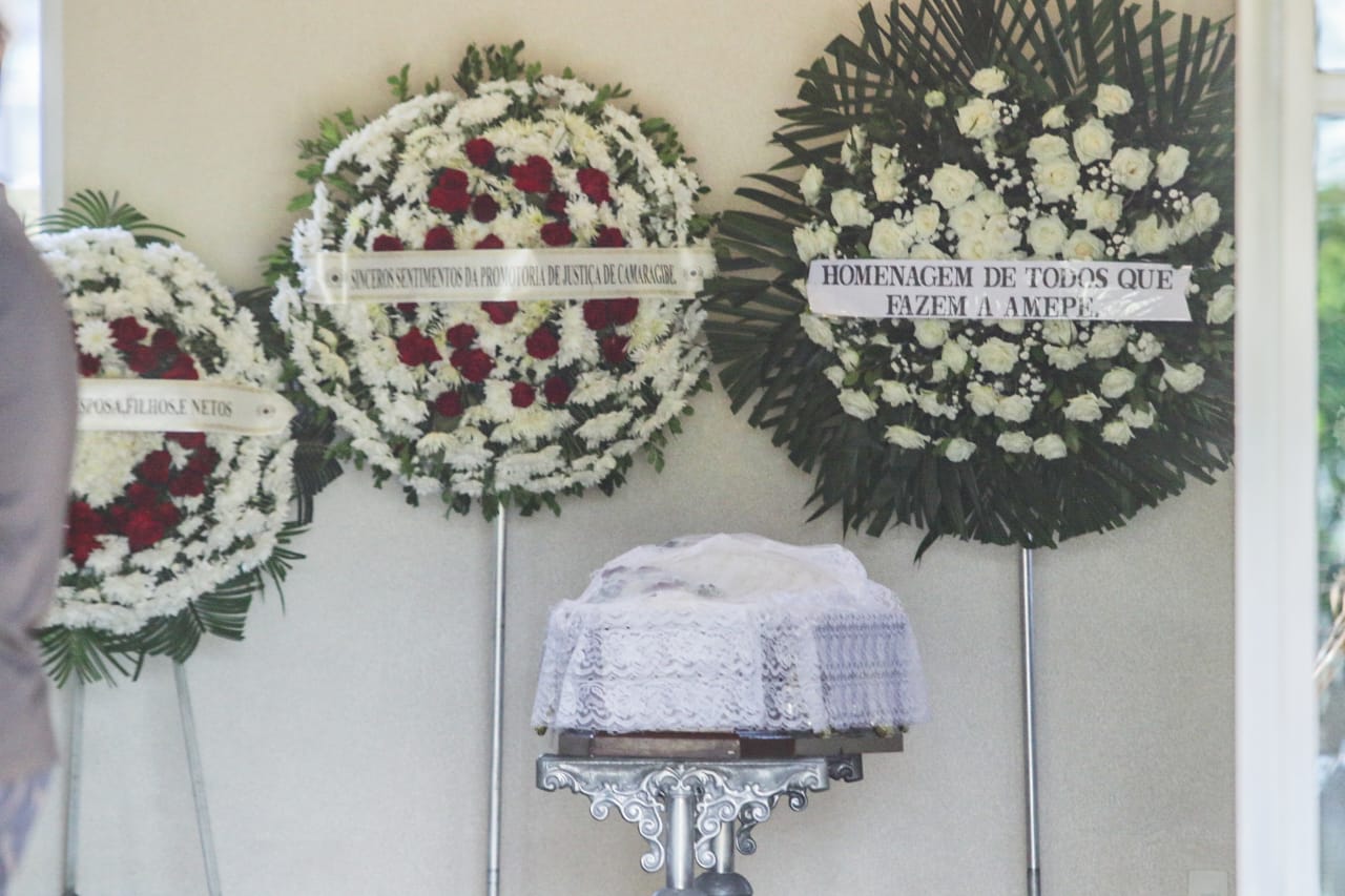 Juiz assassinado foi homenageado por amigos e colegas com coroas de flor