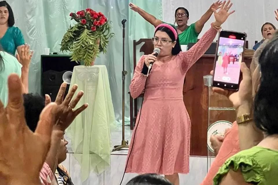 Segundo o marido, Sara foi vista pela última vez na noite de terça (24)/foto: Reprodução/Instagram Segundo o marido, Sara foi vista pela última vez na noite de terça (24)/foto: Reprodução/Instagram
