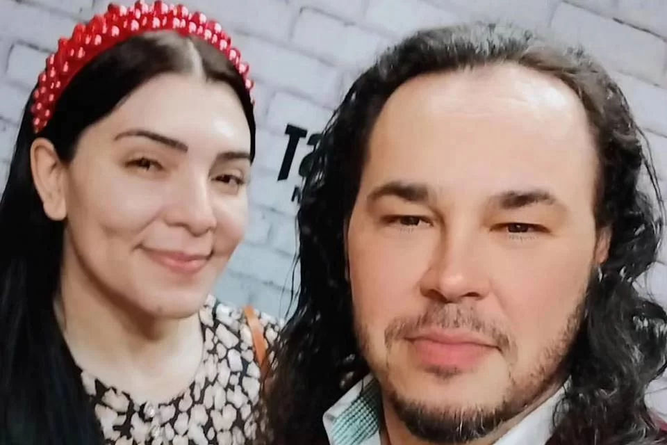 Nesta terça-feira (27), o marido da cantora, Ederlan Mariano, disse reconhecer o corpo de Sara Mariano encontrado carbonizado em uma rodovia/foto: Reprodução/Instagram Nesta terça-feira (27), o marido da cantora, Ederlan Mariano, disse reconhecer o corpo de Sara Mariano encontrado carbonizado em uma rodovia/foto: Reprodução/Instagram