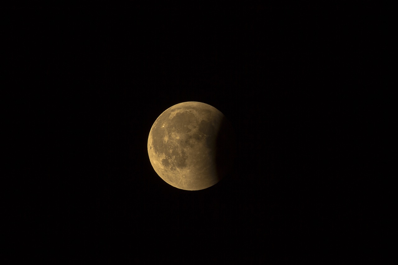Veja como será o eclipse parcial da Lua deste sábado (28)/Pixabay Veja como será o eclipse parcial da Lua deste sábado (28)/Pixabay