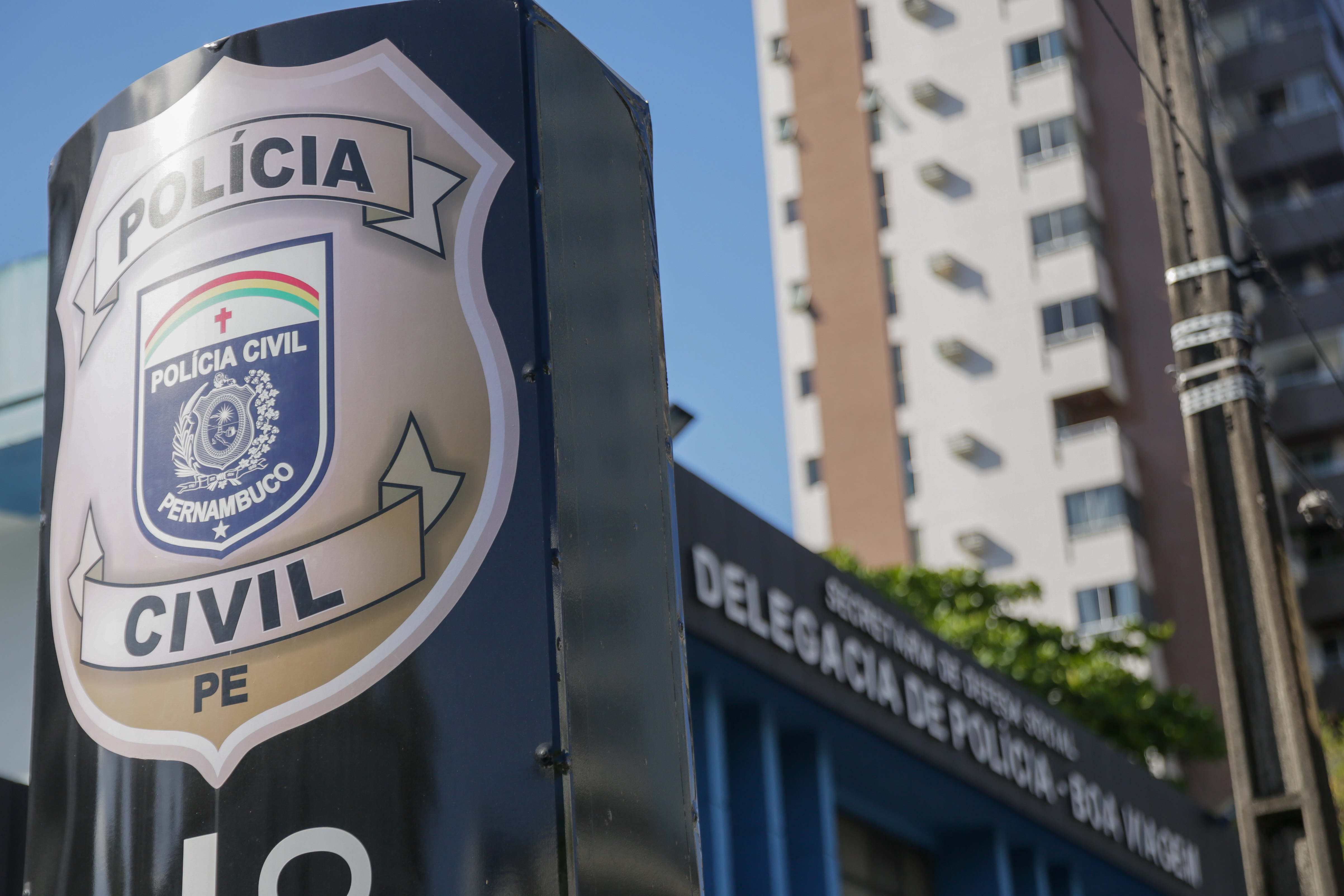 O investigado já vinha sendo monitorado desde 2020, após policiais da delegacia receberem informações de que ele seria o contador de uma facção e também responsável pelo transporte de armas, drogas e munições/Foto: Rafael Vieira/DP Fotos O investigado já vinha sendo monitorado desde 2020, após policiais da delegacia receberem informações de que ele seria o contador de uma facção e também responsável pelo transporte de armas, drogas e munições/Foto: Rafael Vieira/DP Fotos