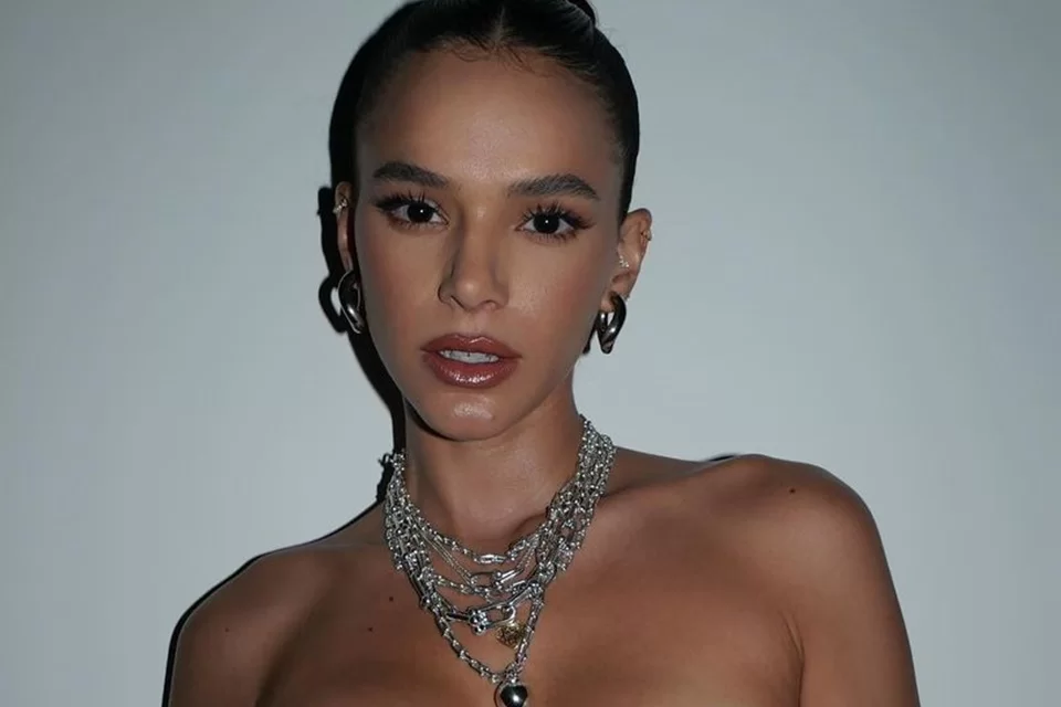 A reação de Bruna Marquezine foi rapidamente associada a Neymar, seu ex-namorado, mesmo que a atriz não tenha citado o nome do jogador/Créditos: Instagram/Reprodução A reação de Bruna Marquezine foi rapidamente associada a Neymar, seu ex-namorado, mesmo que a atriz não tenha citado o nome do jogador/Créditos: Instagram/Reprodução