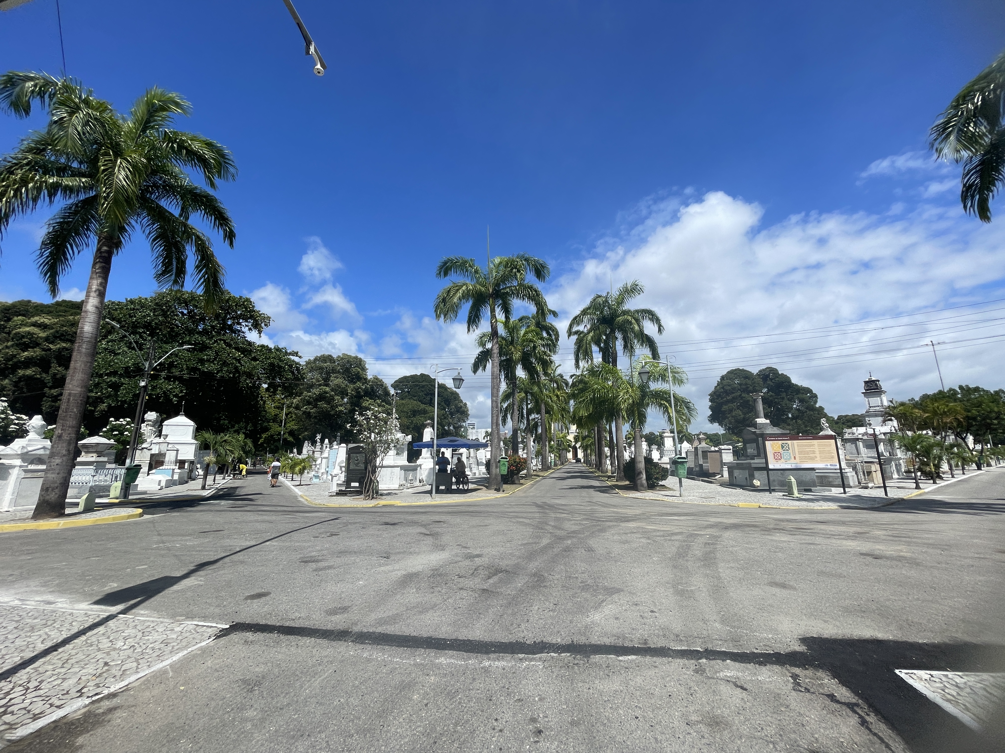 Desde o início da semana, as prefeituras intensificaram os preparativos para receber as pessoas. 