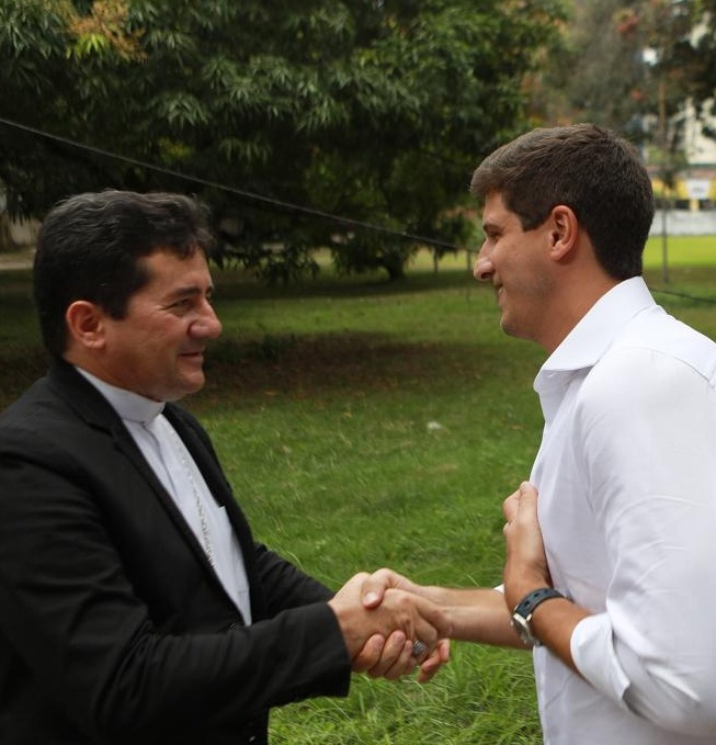 Dom Jackson e João Campos assinaram permuta de áreas