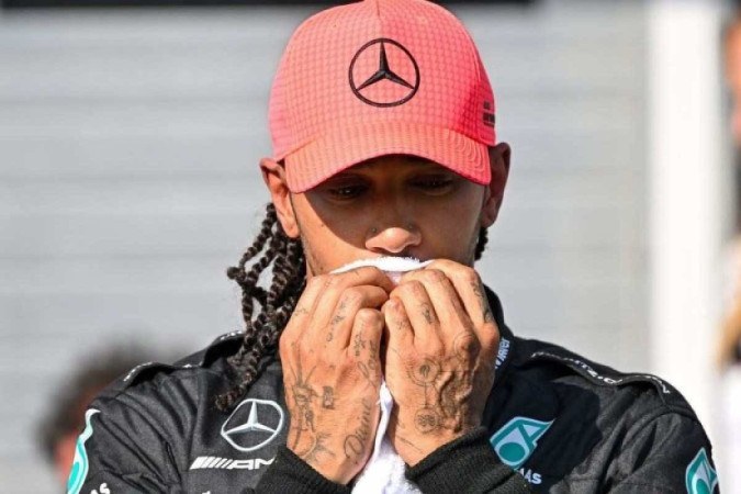 Hamilton vai disputar o Grande Prêmio do Brasil de Fórmula 1 no próximo domingo (05)/foto: ATTILA KISBENEDEK / AFP Hamilton vai disputar o Grande Prêmio do Brasil de Fórmula 1 no próximo domingo (05)/foto: ATTILA KISBENEDEK / AFP