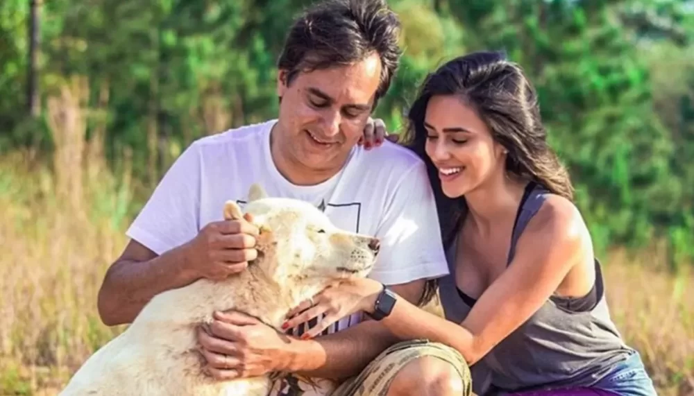 Os pais de Bruna, Telma e Edson Ribeiro, foram amarrados, amordaçados e trancados no quarto/Créditos: Reprodução/Redes Sociais Os pais de Bruna, Telma e Edson Ribeiro, foram amarrados, amordaçados e trancados no quarto/Créditos: Reprodução/Redes Sociais