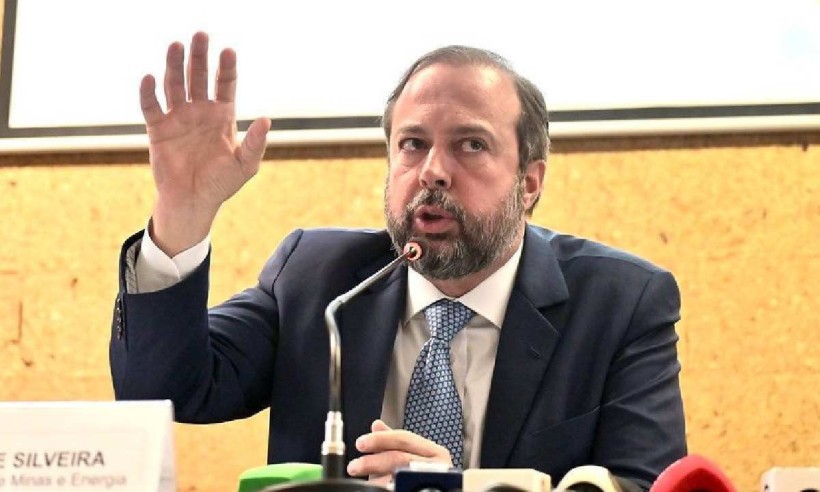 Alexandre Silveira disse que tem feito reuniões com entidades patronais sobre o assunto/foto: Ministério de Minas e Energia/Reprodução Alexandre Silveira disse que tem feito reuniões com entidades patronais sobre o assunto/foto: Ministério de Minas e Energia/Reprodução
