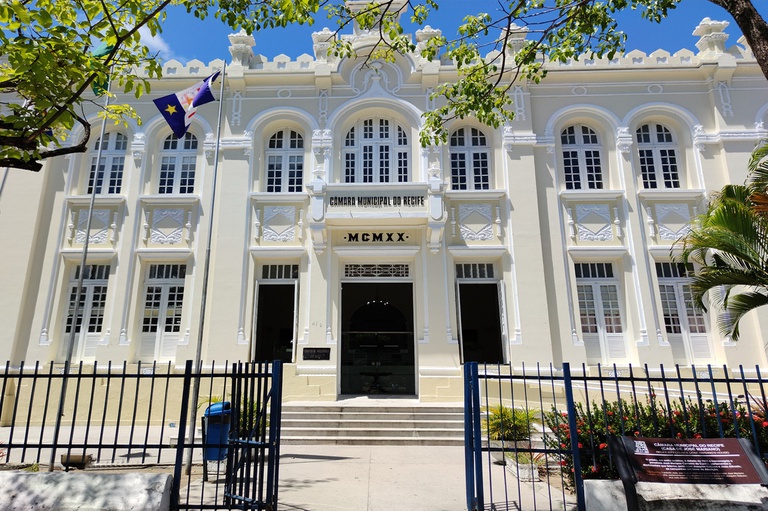 De acordo com o projeto de Lei, para os candidatos negros, a autodeclaração será o único critério para concorrer às vagas reservadas/Reprodução/ Prefeitura do Recife