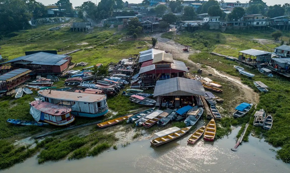 Rio Negro apresentou subidas em Tapuruquara e Barcelos/Crédito: Rafa Neddermeyer / Agência Brasil Rio Negro apresentou subidas em Tapuruquara e Barcelos/Crédito: Rafa Neddermeyer / Agência Brasil