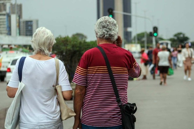 Entre os hábitos para chegar aos 100 anos, a pesquisa listou ações como ser resiliência, socializar com conhecidos e pessoas estranhas e agir com inteligência/foto: Kayo Magalhães/CB/D.A Press Entre os hábitos para chegar aos 100 anos, a pesquisa listou ações como ser resiliência, socializar com conhecidos e pessoas estranhas e agir com inteligência/foto: Kayo Magalhães/CB/D.A Press