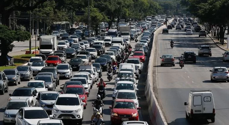 Suspensão do rodízio foi confirmada pela Prefeitura de São Paulo/foto: Fernando Frazão / Agência Brasil Suspensão do rodízio foi confirmada pela Prefeitura de São Paulo/foto: Fernando Frazão / Agência Brasil