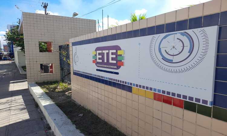 As vagas estão distribuídas em 40 cursos técnicos, sendo 37 para a modalidade subsequente presencial, e 11 para a EaD/Foto: Arquivo/DP As vagas estão distribuídas em 40 cursos técnicos, sendo 37 para a modalidade subsequente presencial, e 11 para a EaD/Foto: Arquivo/DP