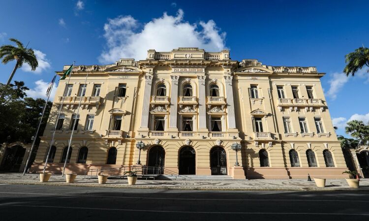 Estes pagamentos beneficiam cerca de 227 mil servidores, sendo 122,8 mil ativos, 76,8 mil aposentados e 27,2 mil pensionistas/Foto: Hesíodo Góes/Secom Estes pagamentos beneficiam cerca de 227 mil servidores, sendo 122,8 mil ativos, 76,8 mil aposentados e 27,2 mil pensionistas/Foto: Hesíodo Góes/Secom