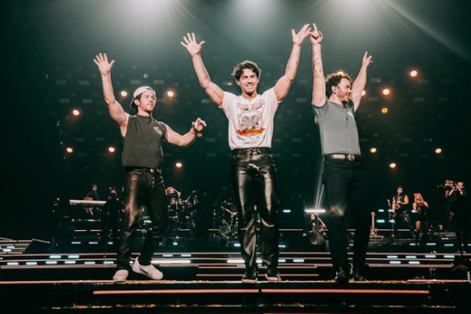 Trio formado por Joe, Kevin e Nick Jonas pode vim ao Brasil em abril de 2024/foto: Reprodução/Instagram Trio formado por Joe, Kevin e Nick Jonas pode vim ao Brasil em abril de 2024/foto: Reprodução/Instagram