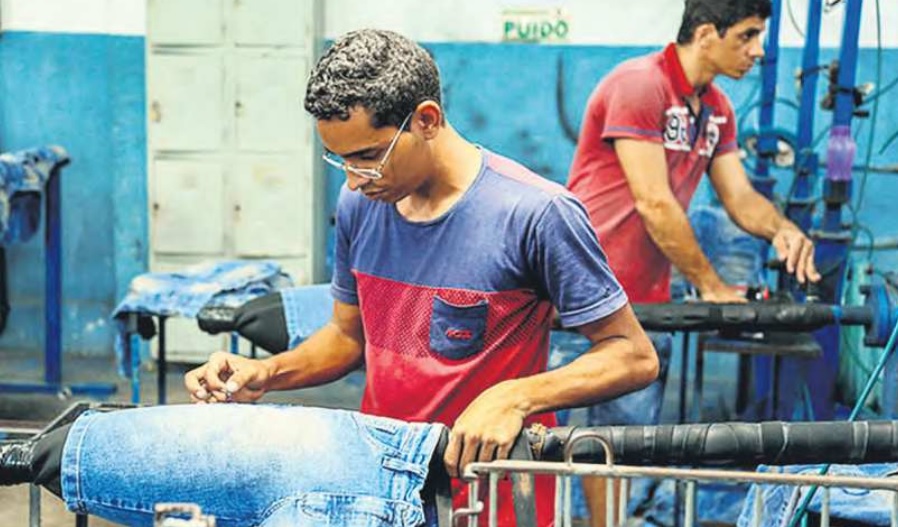 Segmento de confecções movimenta mais de R$ 6 bilhões na economia do estado/Foto: Marlon Diego / SDEC Segmento de confecções movimenta mais de R$ 6 bilhões na economia do estado/Foto: Marlon Diego / SDEC