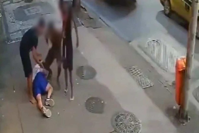 A ação dos criminosos na região provocou uma onda de revolta e levou algumas pessoas a sugerir mais violência para combater os furtos e assaltos/foto: Reprodução/X/Twitter A ação dos criminosos na região provocou uma onda de revolta e levou algumas pessoas a sugerir mais violência para combater os furtos e assaltos/foto: Reprodução/X/Twitter